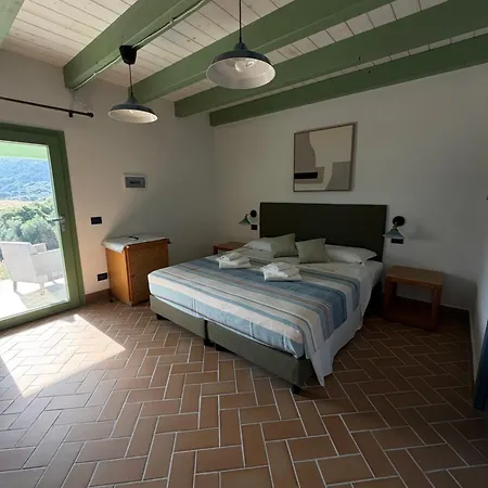 Tanca Taroni Vakantieboerderij Telti